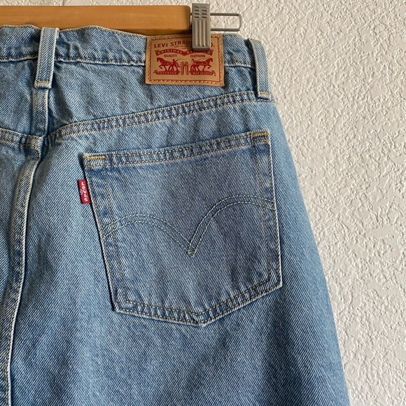 Levi’s high Rise Distressed Denim Mini Skirt size 30 - Picture 5 of 6